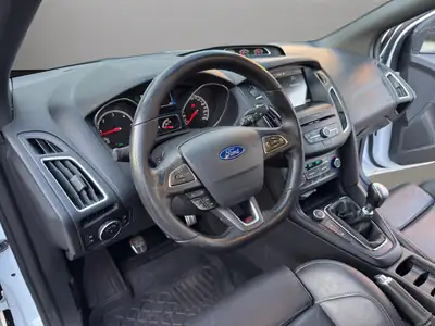 Ford Focus 2.0 TDCi ST3 — Diesel performant, sans accident, équipement premium — Miniature 10
