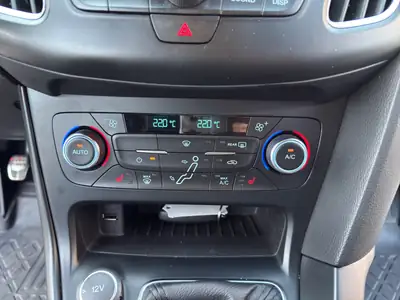 Ford Focus 2.0 TDCi ST3 — Diesel performant, sans accident, équipement premium — Miniature 15
