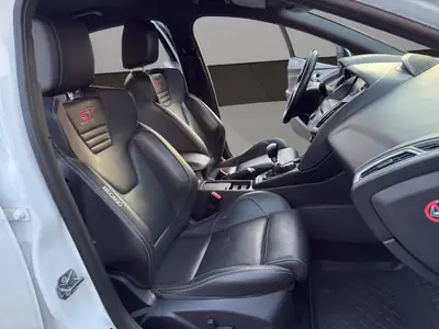 Ford Focus 2.0 TDCi ST3 — Diesel performant, sans accident, équipement premium — Miniature 16