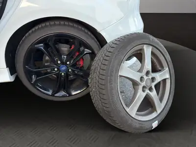 Ford Focus 2.0 TDCi ST3 — Diesel performant, sans accident, équipement premium — Miniature 19