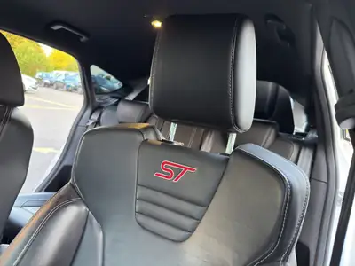 Ford Focus 2.0 TDCi ST3 — Diesel performant, sans accident, équipement premium — Miniature 22