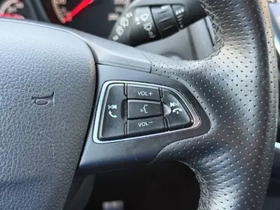 Ford Focus 2.0 TDCi ST3 — Diesel performant, sans accident, équipement premium — Miniature 26
