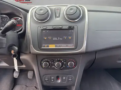 Dacia Sandero 1.5 dCi Stepway Lauréate — Robustesse diesel et design aventurier — Miniature 15