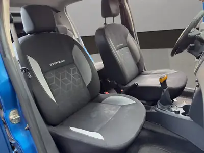 Dacia Sandero 1.5 dCi Stepway Lauréate — Robustesse diesel et design aventurier — Miniature 17