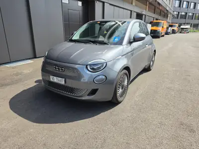 Fiat 500 Icon 87kW — Cabriolet électrique compact, seulement 28'000 km — Außenansicht
