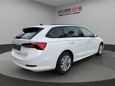 Skoda Octavia Combi 2.0 TDI DSG 4x4 — Break robuste, transmission auto, tout-terrain inclus — détail