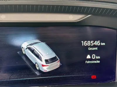 Skoda Octavia Combi 2.0 TDI DSG 4x4 — Break robuste, transmission auto, tout-terrain inclus — Miniature 11