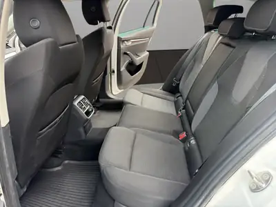 Skoda Octavia Combi 2.0 TDI DSG 4x4 — Break robuste, transmission auto, tout-terrain inclus — Miniature 13