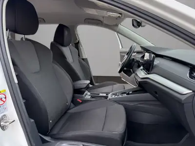 Skoda Octavia Combi 2.0 TDI DSG 4x4 — Break robuste, transmission auto, tout-terrain inclus — Miniature 17