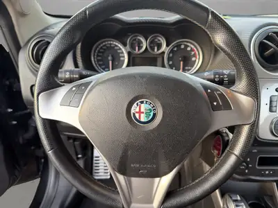 Alfa Romeo MiTo 1.4 Progression — Citadine dynamique, sans accident, entretien complet — Miniature 10