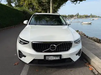 Volvo XC40 2.0 B4 MH Ultimate Bright AWD — Hybride léger, 49 000 km, garantie constructeur — côté
