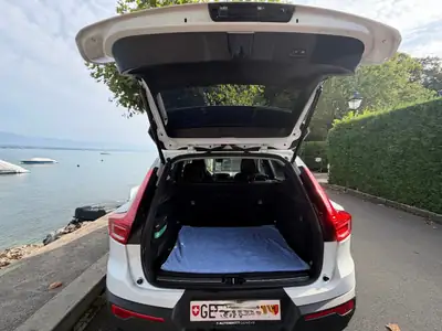 Volvo XC40 2.0 B4 MH Ultimate Bright AWD — Hybride léger, 49 000 km, garantie constructeur — détail