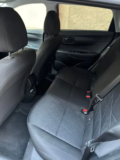 Hyundai Bayon 1.0 T-GDi 120 Vertex — SUV compact hybride légendairement fiable — vista posteriore