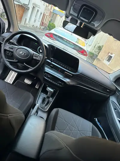 Hyundai Bayon 1.0 T-GDi 120 Vertex — SUV compact hybride légendairement fiable — dettaglio