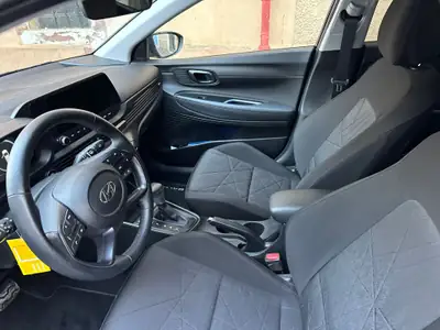 Hyundai Bayon 1.0 T-GDi 120 Vertex — SUV compact hybride légendairement fiable — Miniatura 7