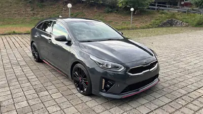 Kia ProCeed 1.6 T-GDi GT — Coupé sportif garanti 2 ans, frais d'entretien couverts — exterior view