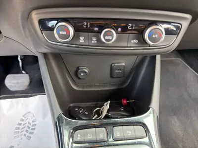 Opel Crossland X 1.2i Enjoy — SUV compact automatique, entretien à jour et sans sinistre — Miniature 16
