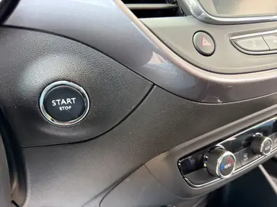 Opel Crossland X 1.2i Enjoy — SUV compact automatique, entretien à jour et sans sinistre — Miniature 22