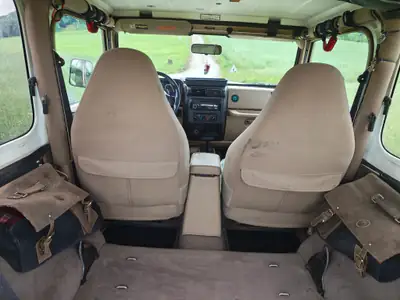 Jeep Wrangler 4.0 TJ Rockcrawler — Le légendaire 4x4 américain, préparé pour l'extrême — Miniatur 19