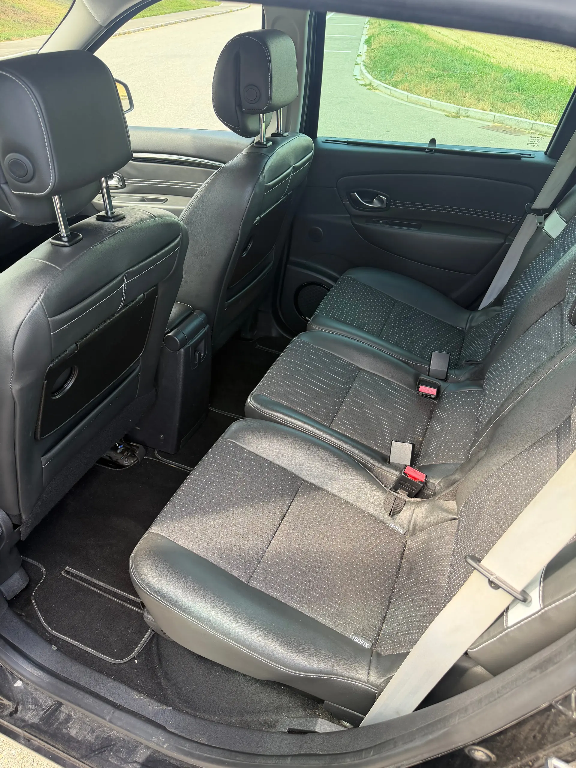 Renault Grand Scenic 2011 occasion Oberhasli — 4
