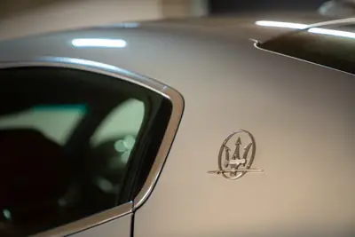 Maserati Ghibli 3.0 V6 S Q4 — Berline sportive italiana, 410 ch et traction intégrale — Miniature 14