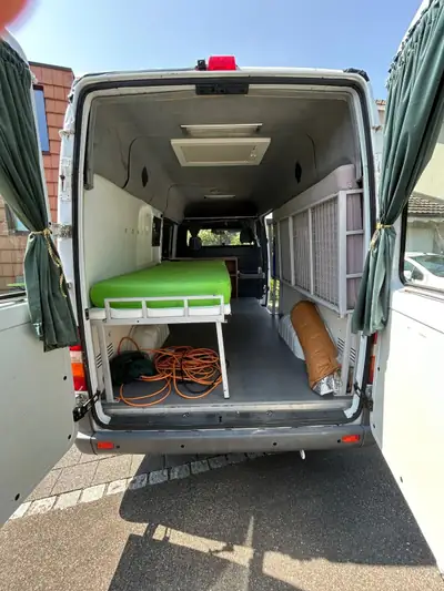 Mercedes-Benz Sprinter 308 CDI — Utilitaire fiable, kilométrage réduit, motorisation diesel robuste — côté
