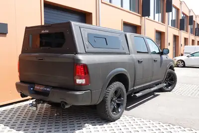 Dodge Ram 1500 — Pickup musclé 400 ch, Peinture Raptor, faible kilométrage — Miniature 7