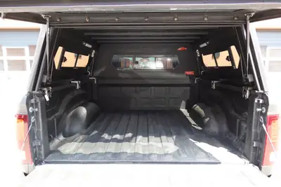 Dodge Ram 1500 — Pickup musclé 400 ch, Peinture Raptor, faible kilométrage — Miniature 11