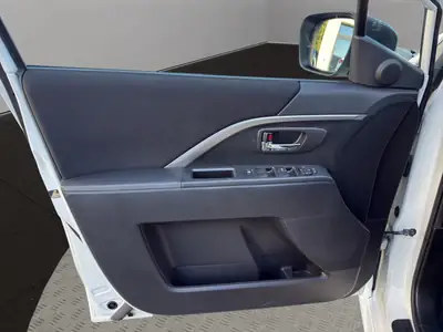 Mazda 5 2.0 16V Exclusive Activematic — Monospace 7 places, portes coulissantes électriques — Miniature 12