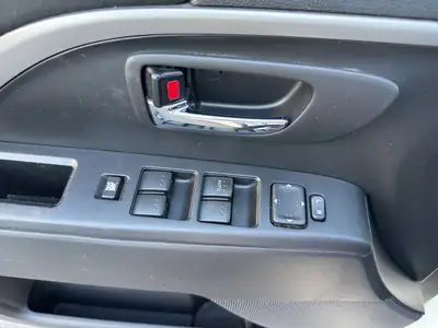 Mazda 5 2.0 16V Exclusive Activematic — Monospace 7 places, portes coulissantes électriques — Miniature 25
