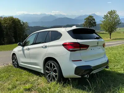 BMW X1 xDrive 25i M Sport — SUV compact performant, 114 500 km, finition sportive — Miniatura 8