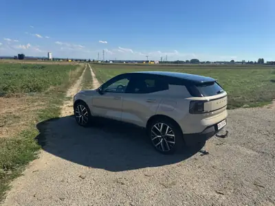 Volvo EX 30 Twin Ultra Performance AWD 2025 — SUV électrique compact, 428 ch et très faible kilométrage — detail