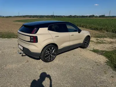 Volvo EX 30 Twin Ultra Performance AWD 2025 — SUV électrique compact, 428 ch et très faible kilométrage — interior