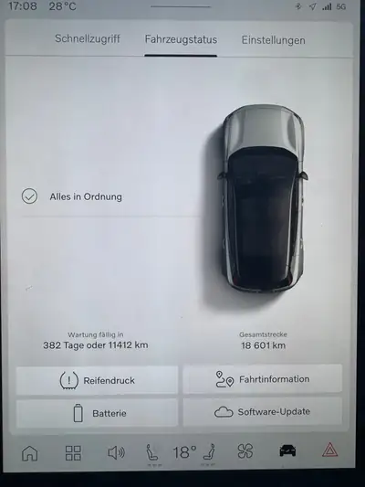Volvo EX 30 Twin Ultra Performance AWD 2025 — SUV électrique compact, 428 ch et très faible kilométrage — Thumbnail 9