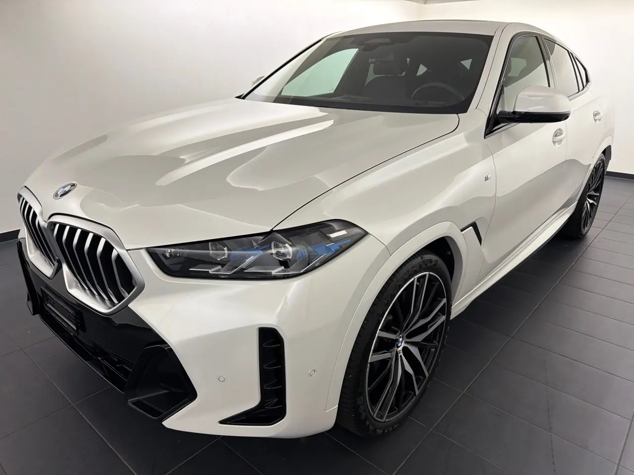 BMW X6 xDrive 48V 40d M Sport — SUV coupé premium, 340 ch hybride diesel
