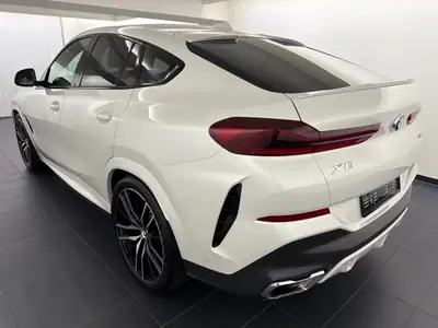 BMW X6 xDrive 48V 40d M Sport — SUV coupé premium, 340 ch hybride diesel — côté