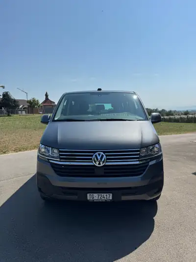 VW Caravelle T6.1 — Monospace 8 places diesel, long empattement 2022 — vista posteriore