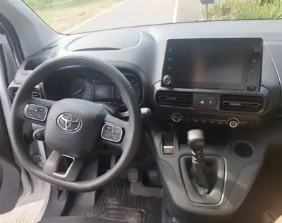 Toyota Proace City L2 — Le van compact polyvalent, 1ère main, entretien complet — Detail