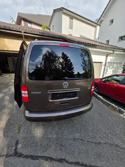 VW Caddy 2011 — Utilitaire polyvalent 7 places, fiabilité reconnue — vista posteriore
