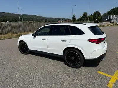 Mercedes-Benz GLC 220 d AMG Line 4MATIC — Diesel hybride 220 ch, équipement complet — exterior view