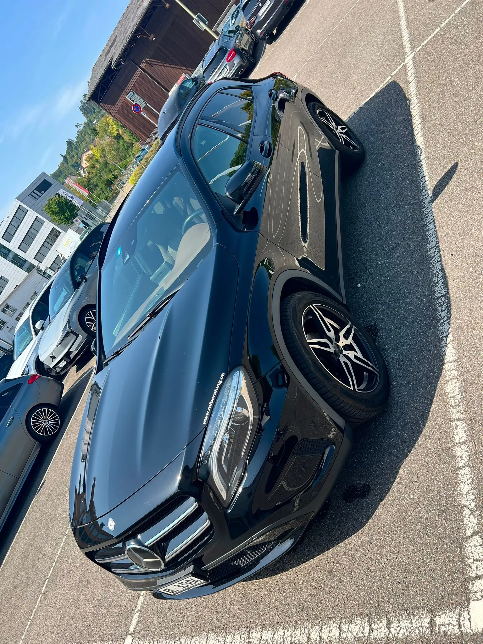 Mercedes-Benz GLA 220 d 4Matic — SUV compact diesel, traction intégrale et consommation maîtrisée — vue extérieure