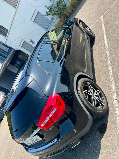 Mercedes-Benz GLA 220 d 4Matic — SUV compact diesel, traction intégrale et consommation maîtrisée — arrière
