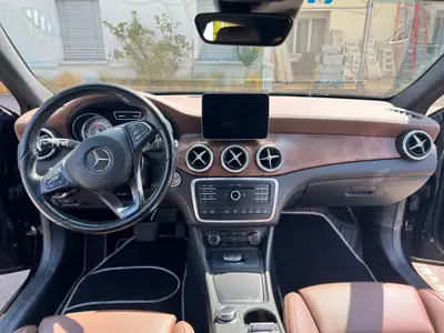 Mercedes-Benz GLA 220 d 4Matic — SUV compact diesel, traction intégrale et consommation maîtrisée — détail