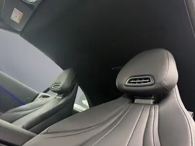 Mercedes-Benz CLE 450 AMG Line Cabriolet — Décapotable hybride 4MATIC, 20 km seulement — Miniature 11