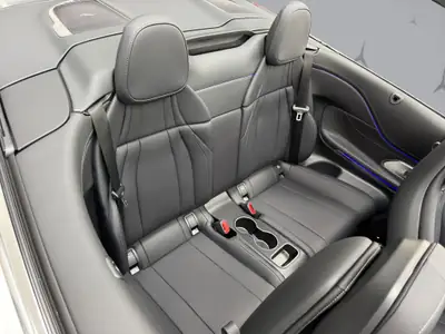 Mercedes-Benz CLE 450 AMG Line Cabriolet — Décapotable hybride 4MATIC, 20 km seulement — Miniature 15
