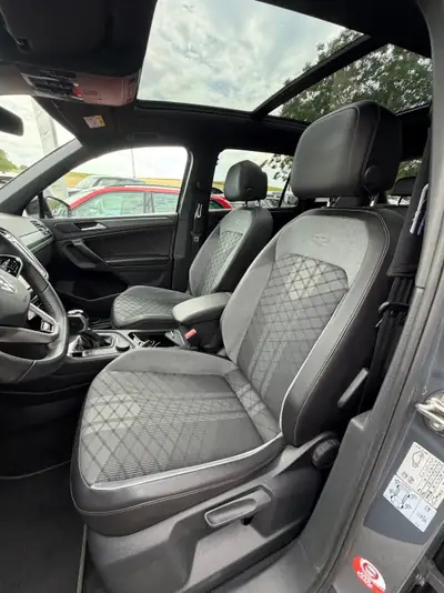VW Tiguan 2.0 TSI R-Line 4Motion — SUV premium 190 ch, 53'000 km seulement — tableau de bord