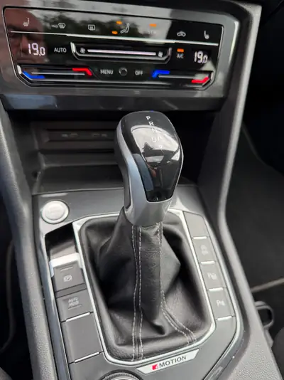 VW Tiguan 2.0 TSI R-Line 4Motion — SUV premium 190 ch, 53'000 km seulement — Miniature 9