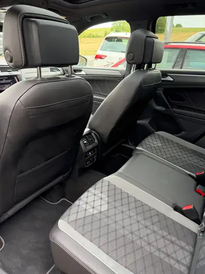 VW Tiguan 2.0 TSI R-Line 4Motion — SUV premium 190 ch, 53'000 km seulement — Miniature 7