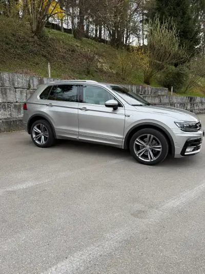 VW Tiguan 2.0 TSI R-Line 4Motion — SUV polyvalent, 95000 km, transmission DSG — rear view