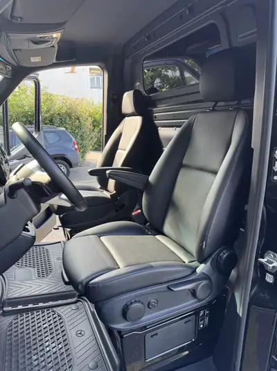 Mercedes-Benz Sprinter 319 CDI Pro — Utilitaire polyvalent 190 ch, charge maximale, faible kilométrage — Miniature 9